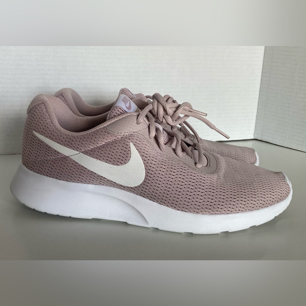 Nike Tanjun Particle Rose Shoes